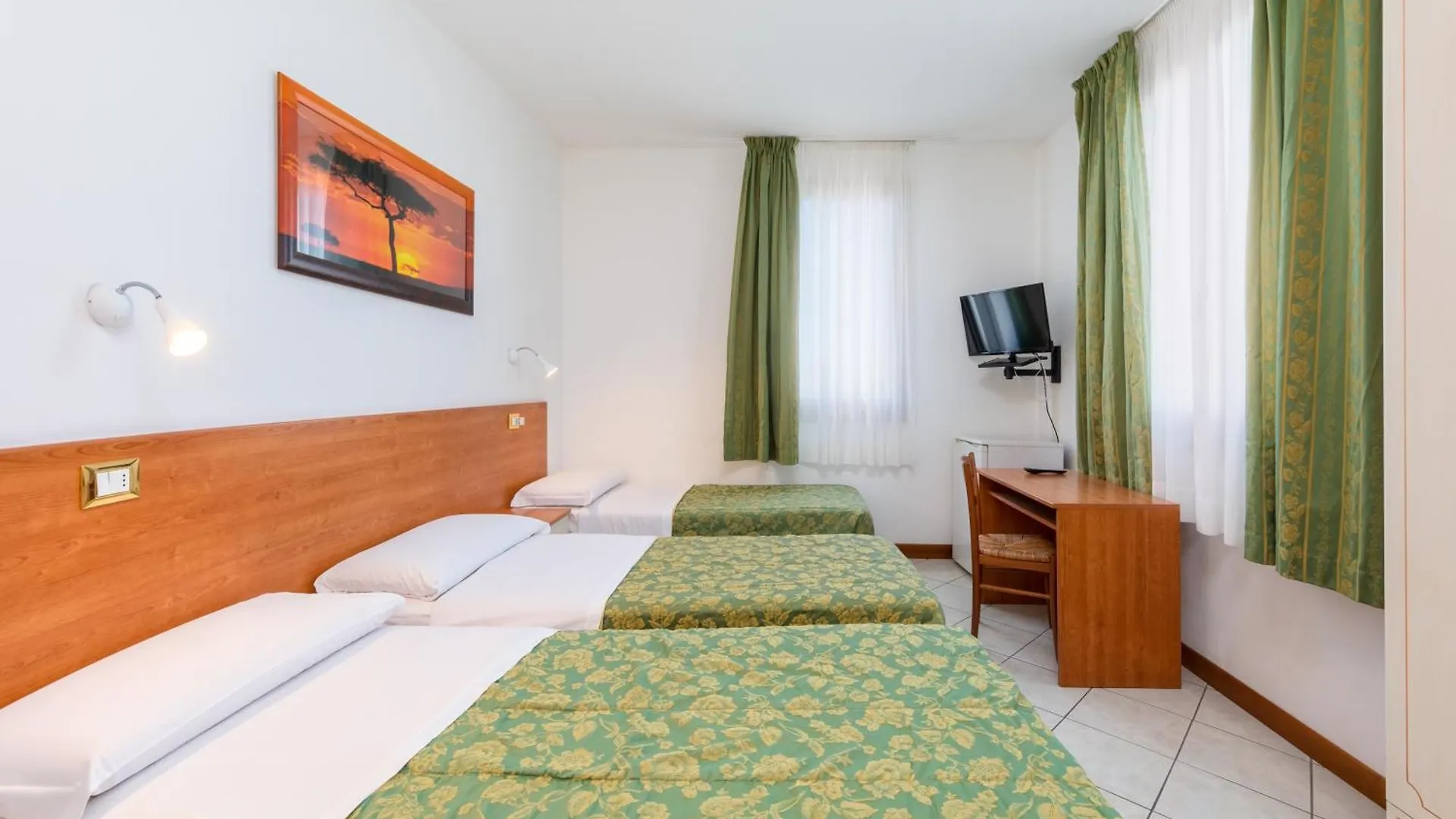 Hotel Nuova Aurora Marghera 2*,  Italia