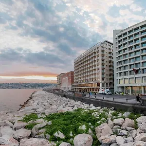 Royal Continental 4* Νάπολη